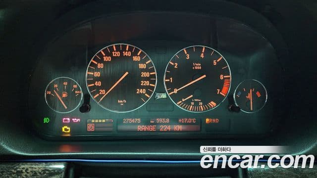 BMW 7시리즈 E38, 2001 8