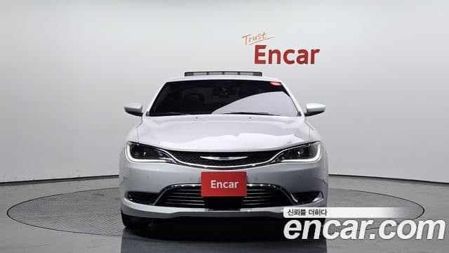 크라이슬러 200 2세대 2.4 Limited, 2015 3