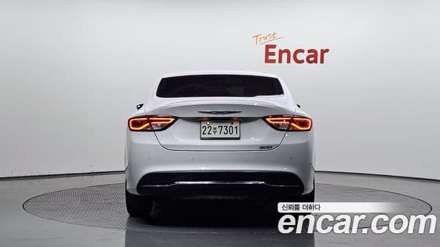 크라이슬러 200 2세대 2.4 Limited, 2015 4