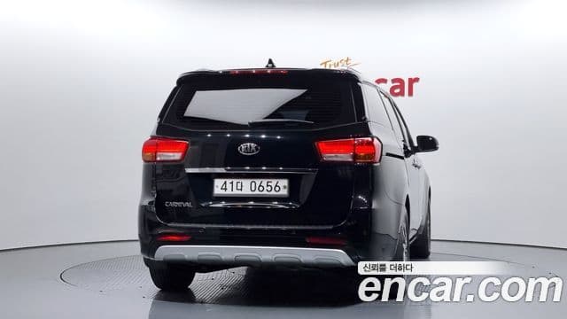 Kia All New Carnival Luxury, 2016 4