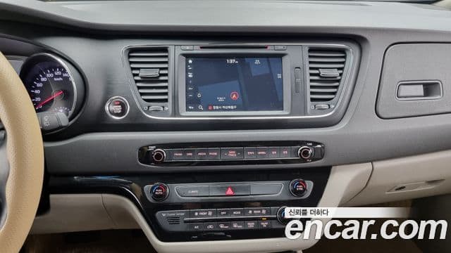Kia All New Carnival Luxury, 2016 14