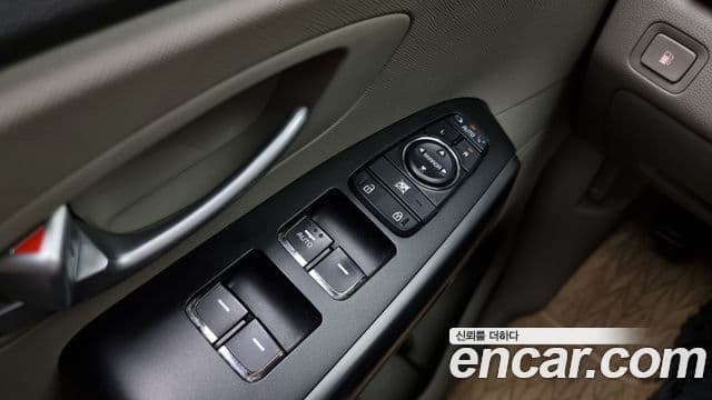 Kia All New Carnival Luxury, 2016 16