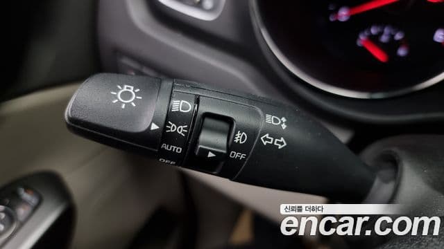 Kia All New Carnival Luxury, 2016 17