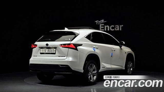 Lexus NX300h Executive, 2015 2