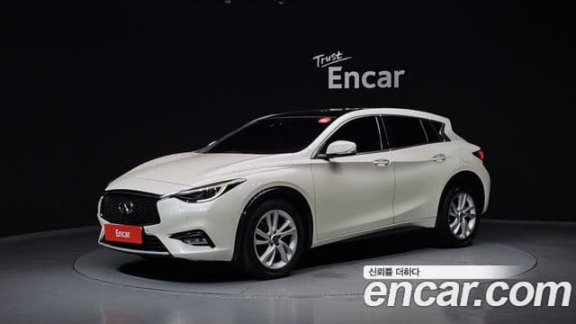 Infiniti Q30 2.0 Essential, 2019 1