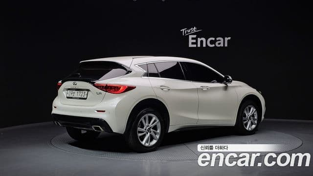 Infiniti Q30 2.0 Essential, 2019 2