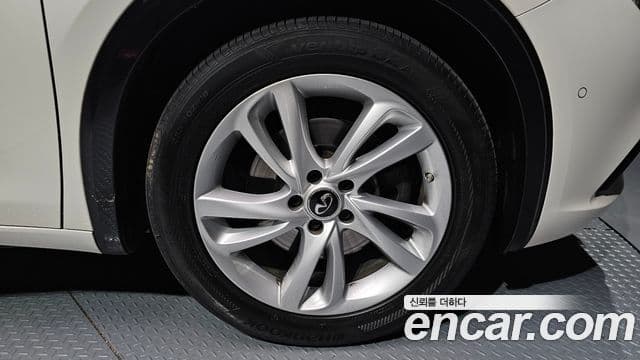 Infiniti Q30 2.0 Essential, 2019 все фото