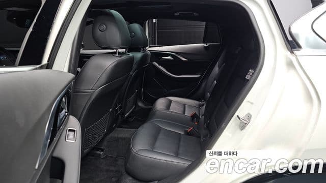 Infiniti Q30 2.0 Essential, 2019 12