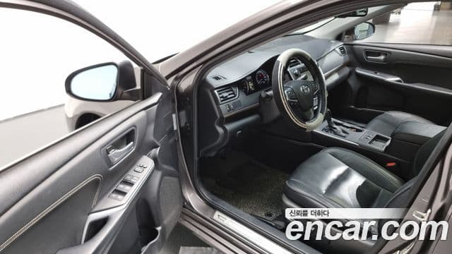 Toyota New 캠리 2.5 XLE, 2015 11