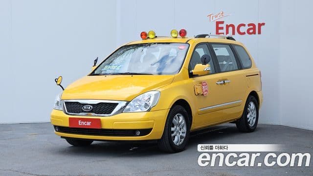 Kia Carnival R Children Escort Vehicle, 2012 1