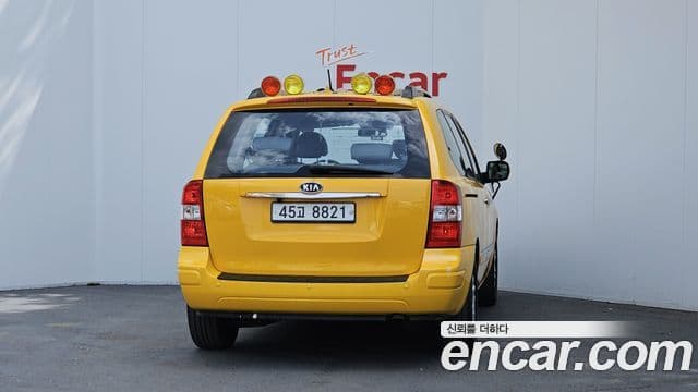 Kia Carnival R Children Escort Vehicle, 2012 4