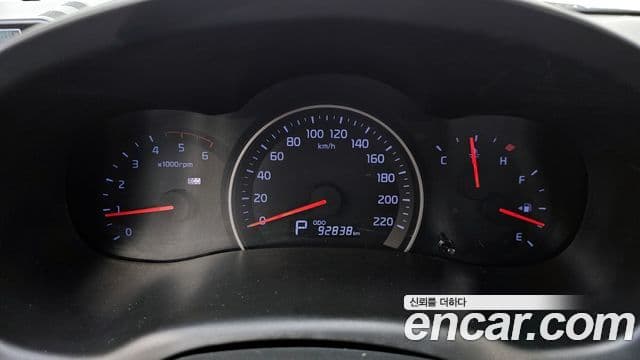 Kia Carnival R Children Escort Vehicle, 2012 8