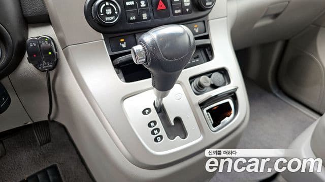 Kia Carnival R Children Escort Vehicle, 2012 9