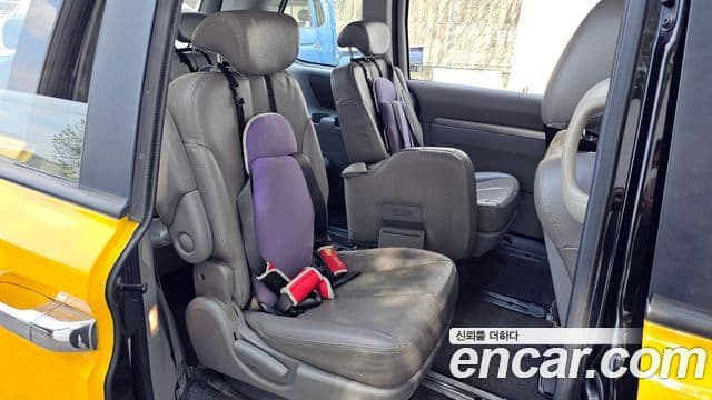 Kia Carnival R Children Escort Vehicle, 2012 12