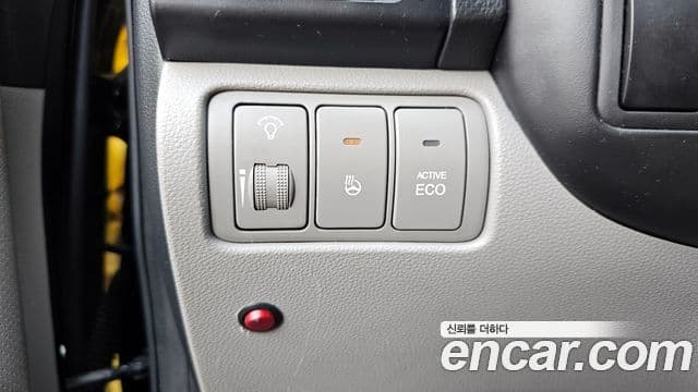 Kia Carnival R Children Escort Vehicle, 2012 15