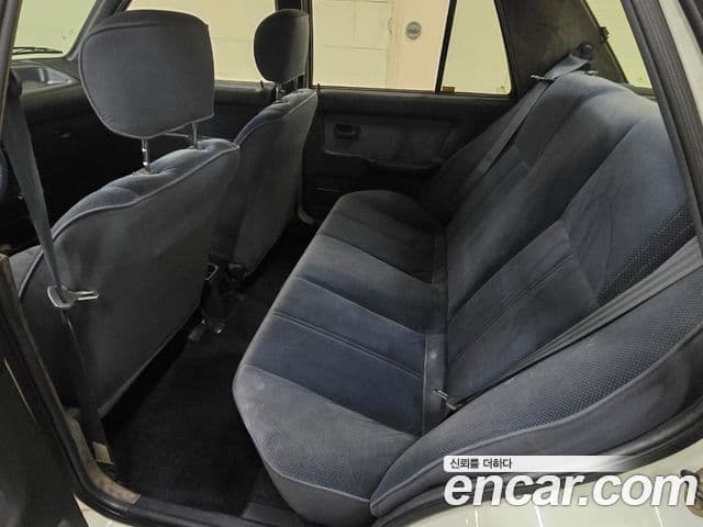 Hyundai 엑셀 4DR 1.5 GLSi, 1991 8