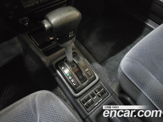 Hyundai 엑셀 4DR 1.5 GLSi, 1991 10