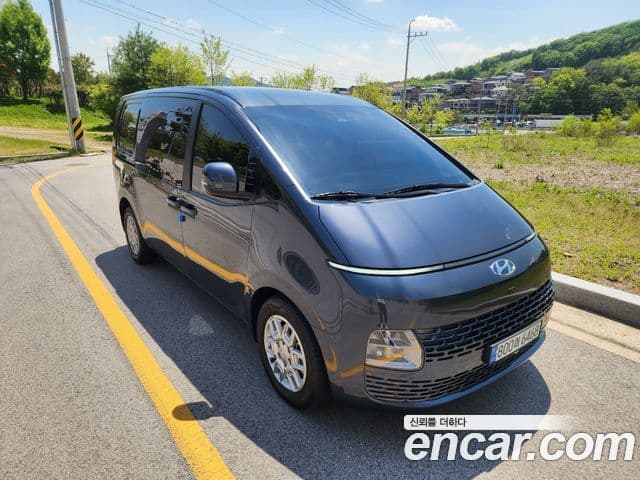 Hyundai Staria Modern, 2023 1