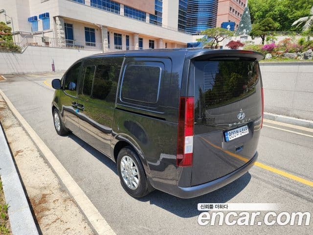 Hyundai Staria Modern, 2023 все фото