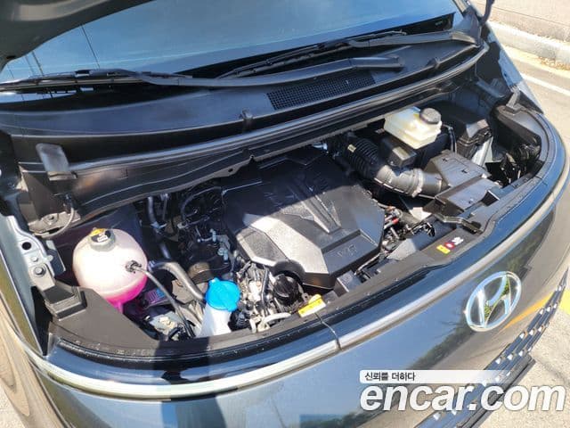 Hyundai Staria Modern, 2023 10