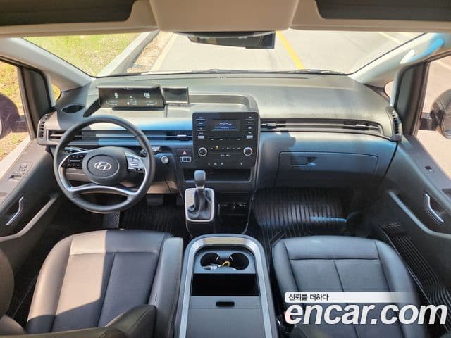 Hyundai Staria Modern, 2023 11