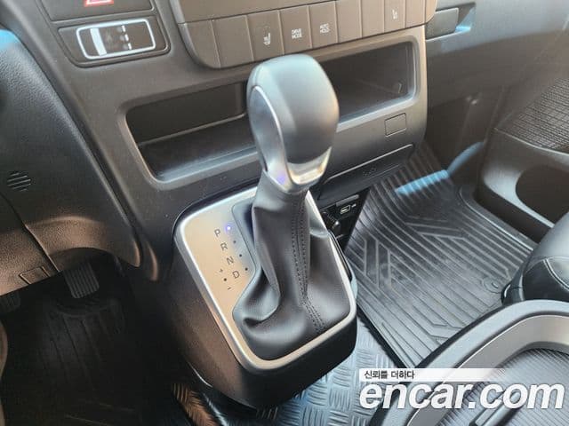 Hyundai Staria Modern, 2023 15