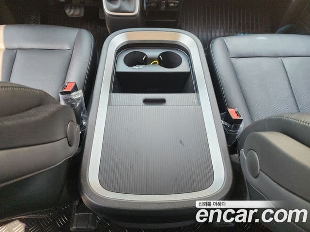 Hyundai Staria Modern, 2023 18