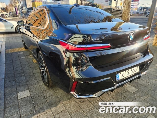 BMW 7시리즈 (G70) 740d xDrive M Sport, 2025 все фото