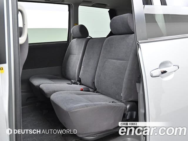 Toyota 노아, 2005 12