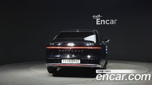 Hyundai Grandeur (GN7) люксовая версия, 2023 4