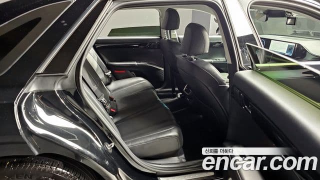 Hyundai Grandeur (GN7) люксовая версия, 2023 11