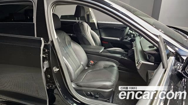 Hyundai Grandeur (GN7) люксовая версия, 2023 12