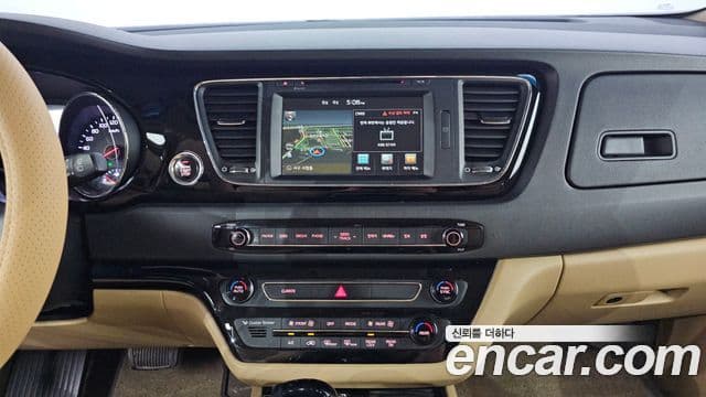 Kia All New Carnival Prestige, 2016 14