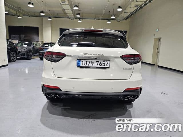 Maserati Levante 3.0 S AWD Modena, 2023 4