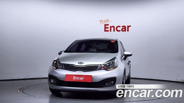 Kia All New Pride Luxury, 2012 3