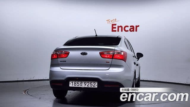 Kia All New Pride Luxury, 2012 4
