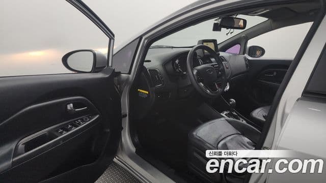 Kia All New Pride Luxury, 2012 10