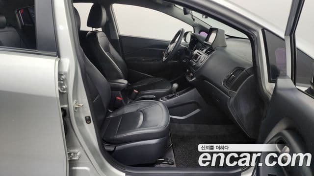 Kia All New Pride Luxury, 2012 11