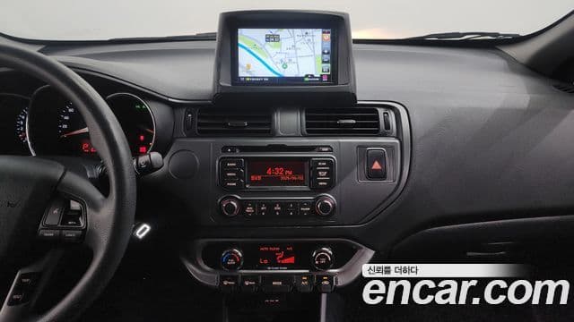 Kia All New Pride Luxury, 2012 14