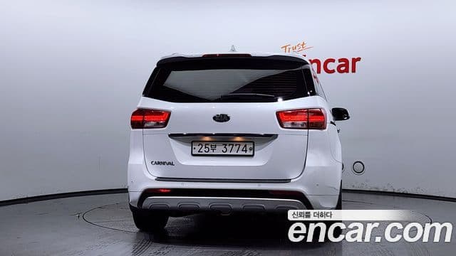 Kia All New Carnival Prestige, 2017 4