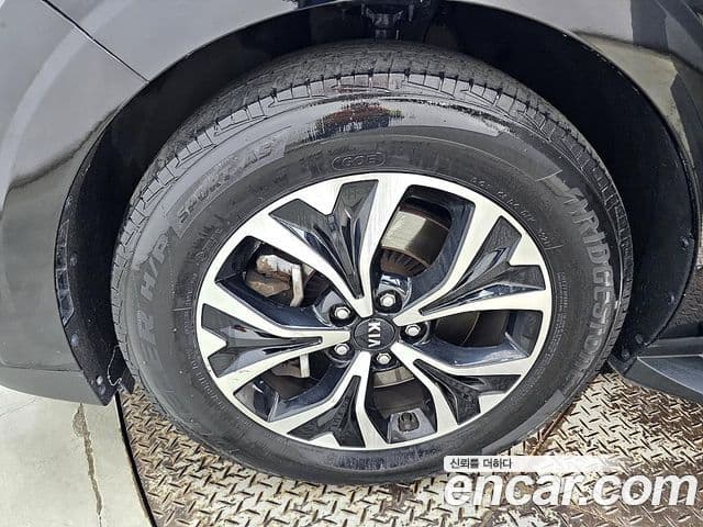 Kia Carnival 4세대 9인승 High Limousine(компания по спецнадстройкам), 2022 20