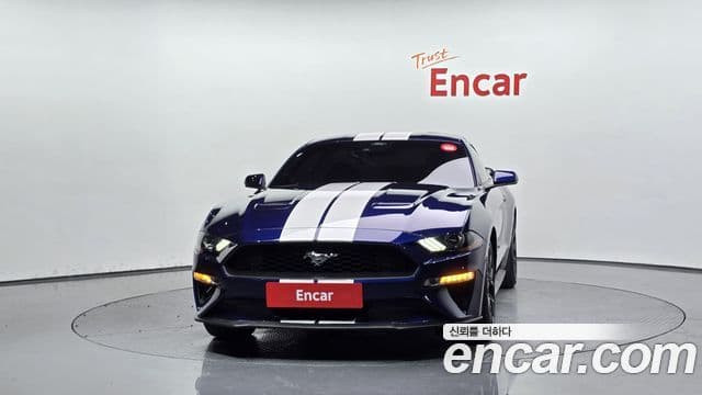 Ford Mustang купе, 2020 3