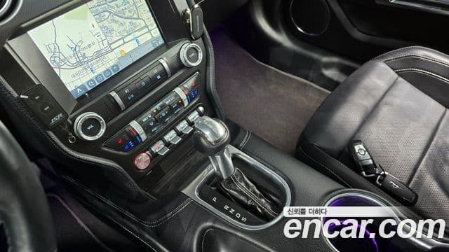 Ford Mustang купе, 2020 9