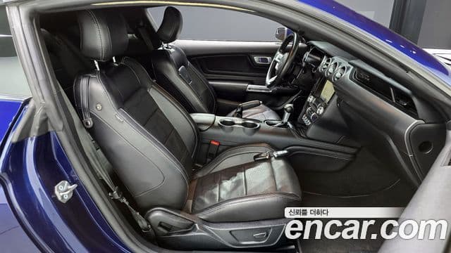 Ford Mustang купе, 2020 11