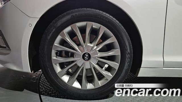 Hyundai LF Sonata LPI Modern(для людей с инвалидностью), 2015 все фото