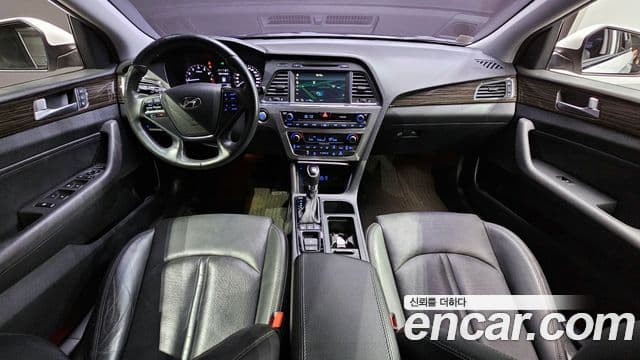 Hyundai LF Sonata LPI Modern(для людей с инвалидностью), 2015 7