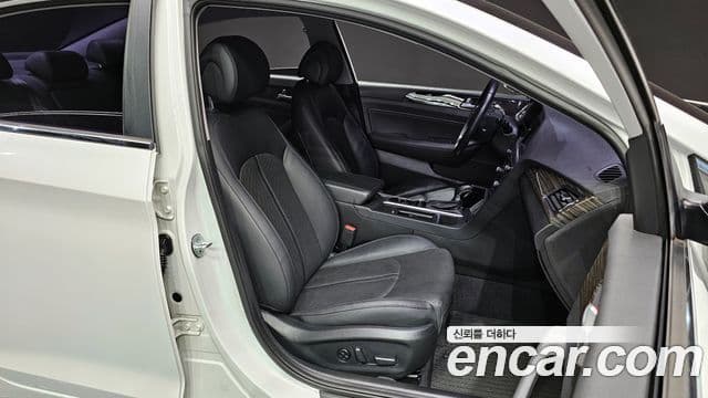 Hyundai LF Sonata LPI Modern(для людей с инвалидностью), 2015 10