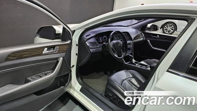 Hyundai LF Sonata LPI Modern(для людей с инвалидностью), 2015 11