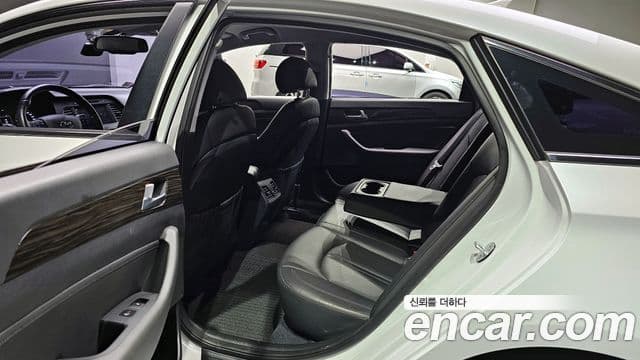 Hyundai LF Sonata LPI Modern(для людей с инвалидностью), 2015 12