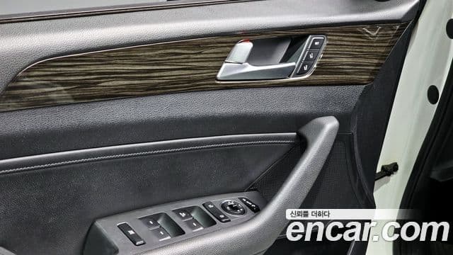 Hyundai LF Sonata LPI Modern(для людей с инвалидностью), 2015 17